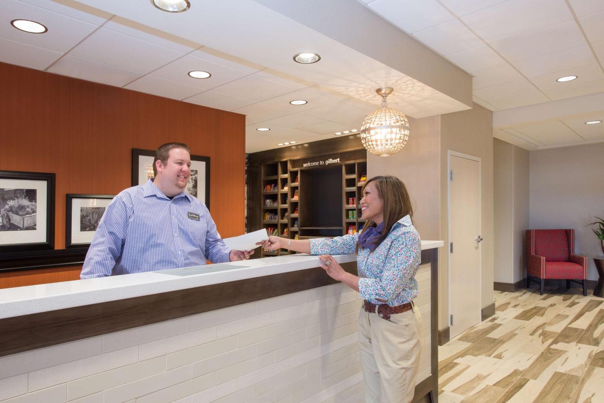 Hampton Inn & Suites Phoenix - East Mesa In Gilbert Eksteriør billede